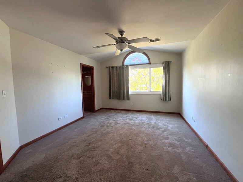 1393 Westport Ridge Crystal Lake IL 60014
