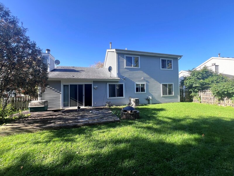 1393 Westport Ridge Crystal Lake IL 60014