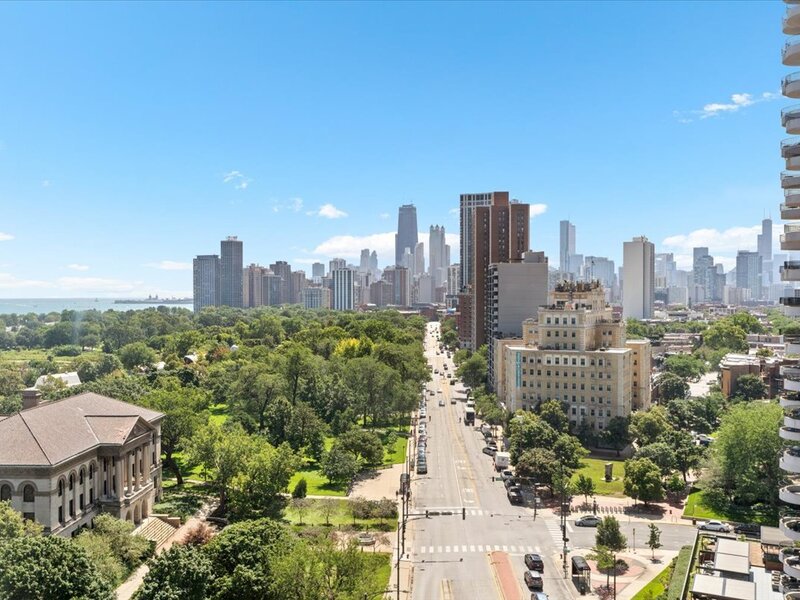 2000 N Lincoln Park West Chicago IL 60614