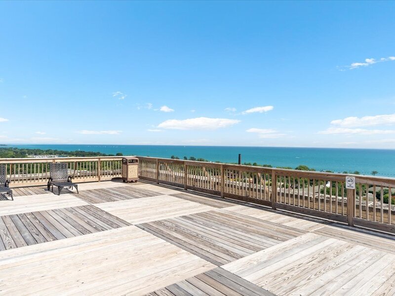 2000 N Lincoln Park West Chicago IL 60614