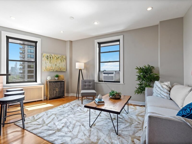 2000 N Lincoln Park West Chicago IL 60614