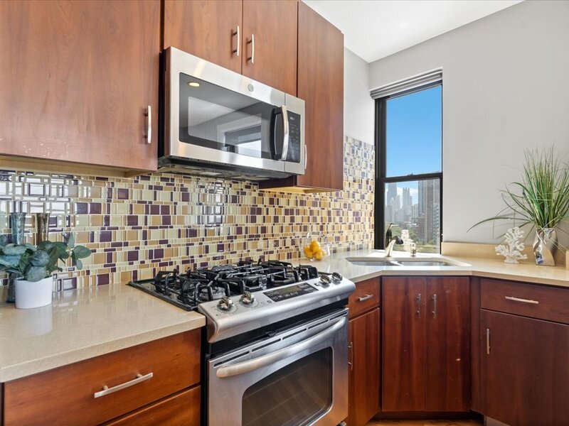 2000 N Lincoln Park West Chicago IL 60614
