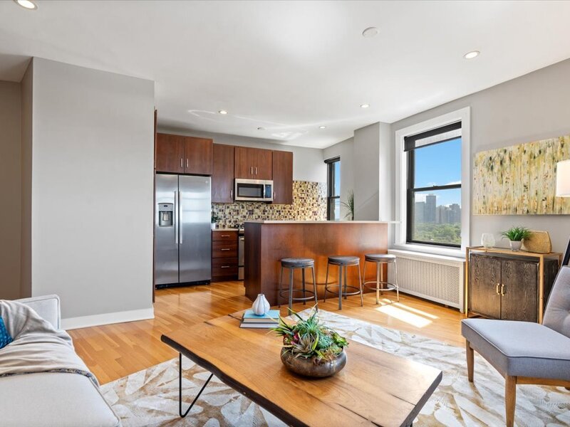 2000 N Lincoln Park West Chicago IL 60614