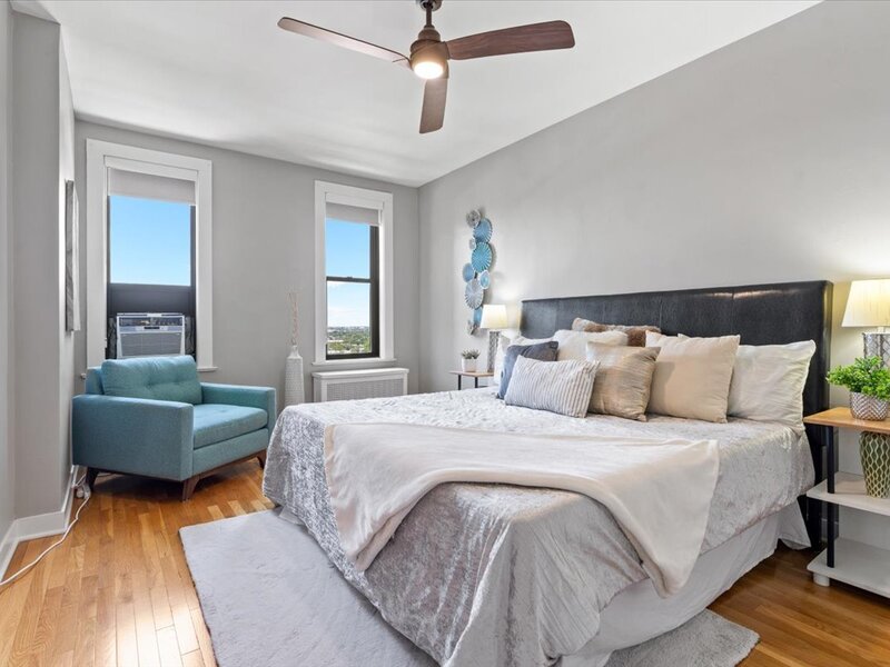 2000 N Lincoln Park West Chicago IL 60614