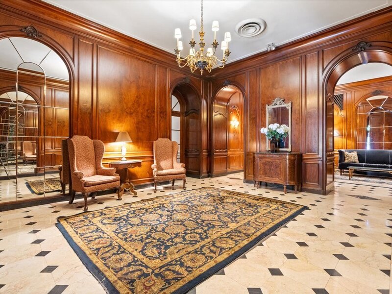 2000 N Lincoln Park West Chicago IL 60614
