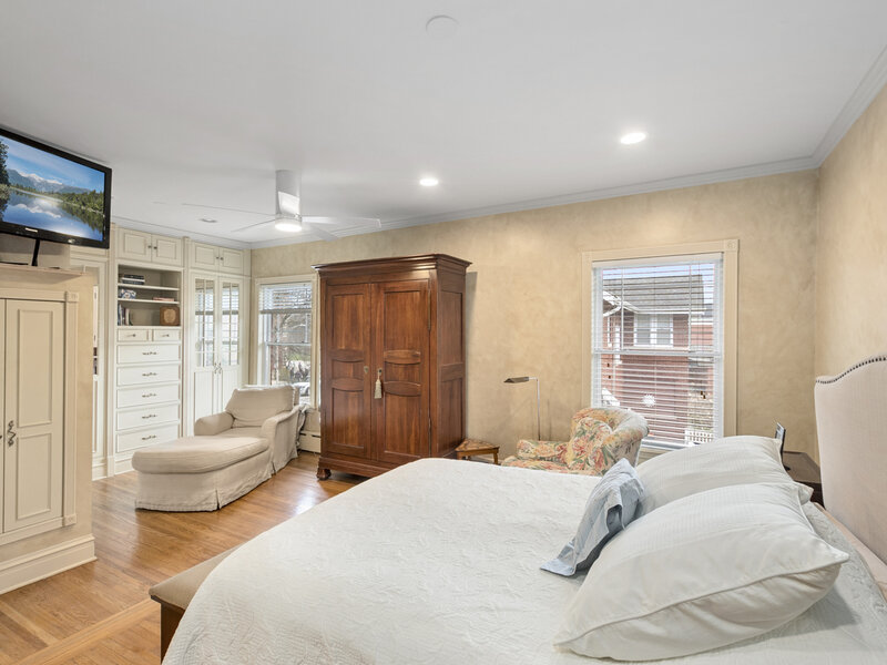 10024 S Leavitt Street Chicago IL 60643