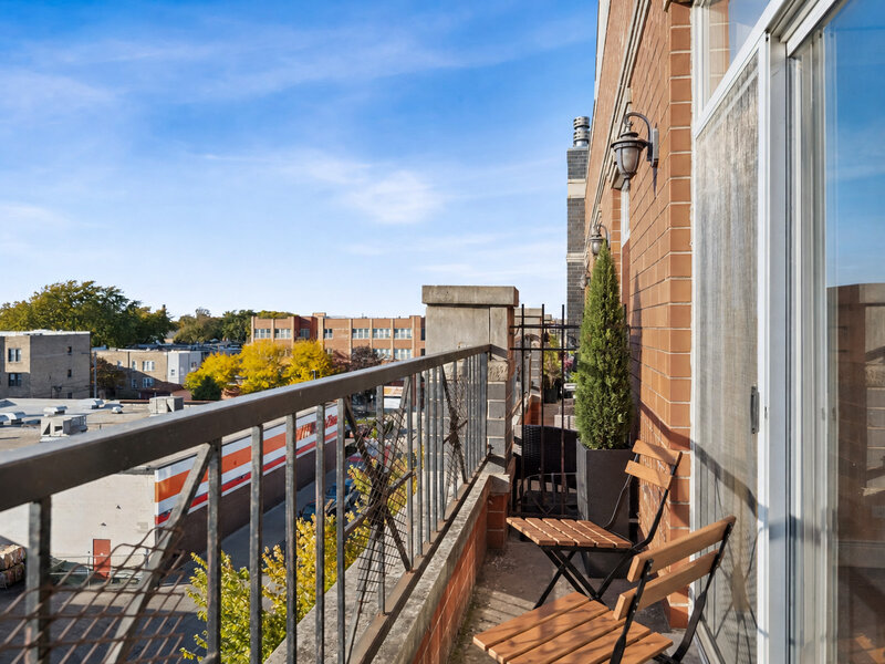 4231 N Kedzie Avenue Chicago IL 60618