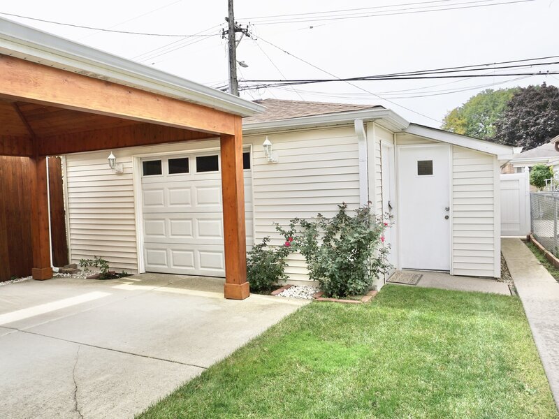 3318 N Page Avenue Chicago IL 60634