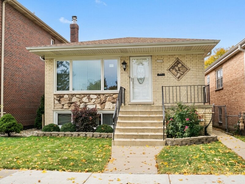 3318 N Page Avenue Chicago IL 60634