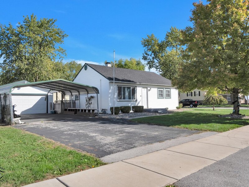 1071 E Broadway Street Bradley IL 60915