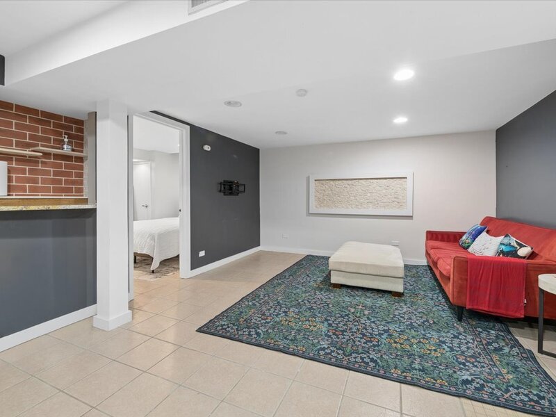 725 Buffalo Circle Carol Stream IL 60188