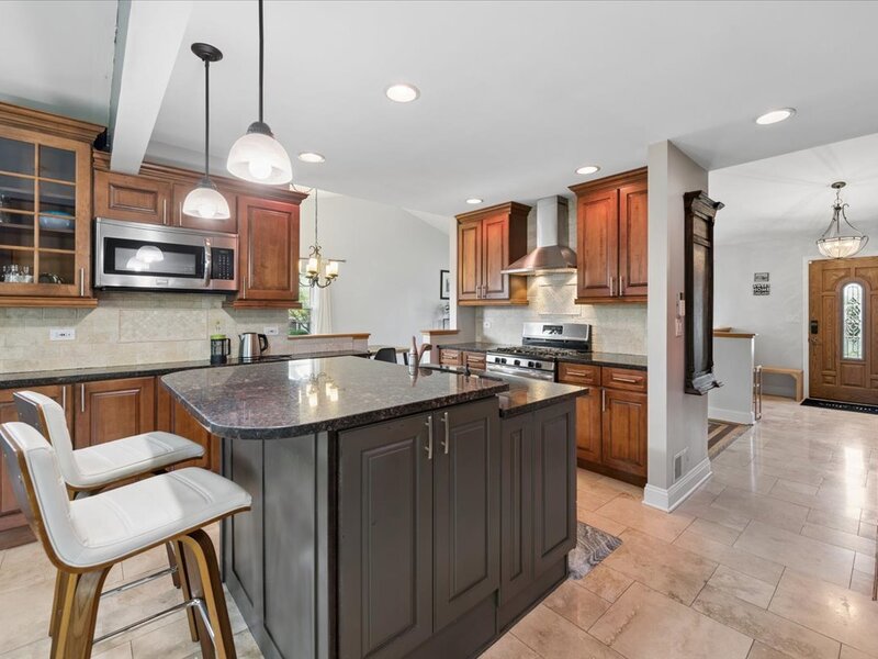 725 Buffalo Circle Carol Stream IL 60188