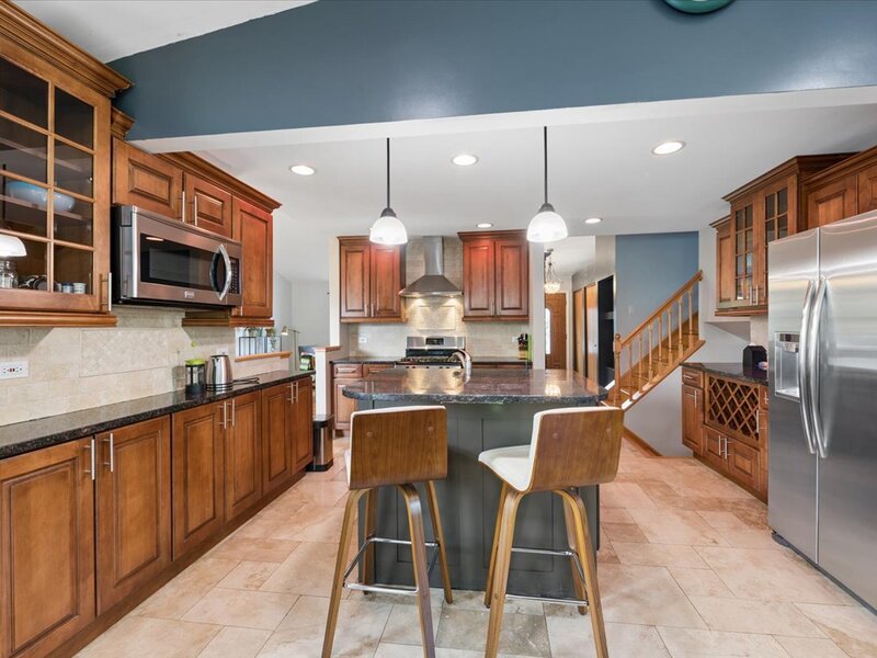 725 Buffalo Circle Carol Stream IL 60188