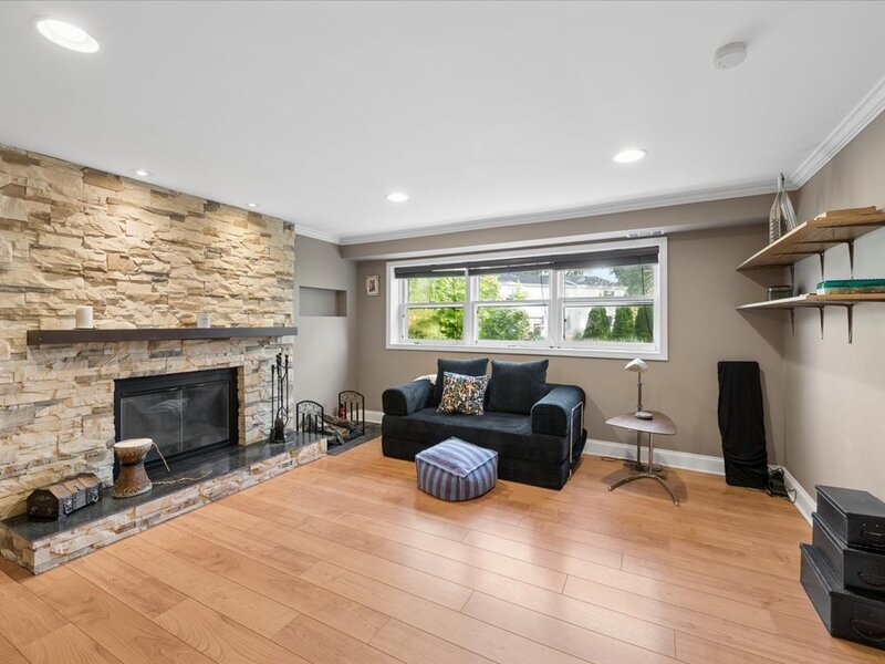 725 Buffalo Circle Carol Stream IL 60188