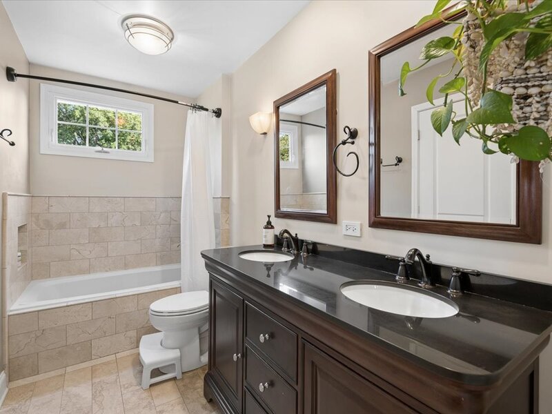 725 Buffalo Circle Carol Stream IL 60188