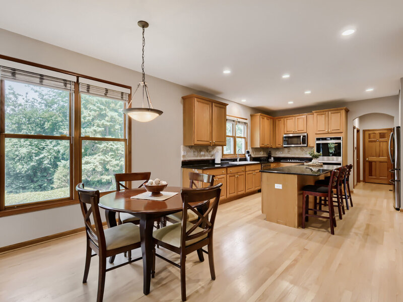 376 Amy Court Glen Ellyn IL 60137