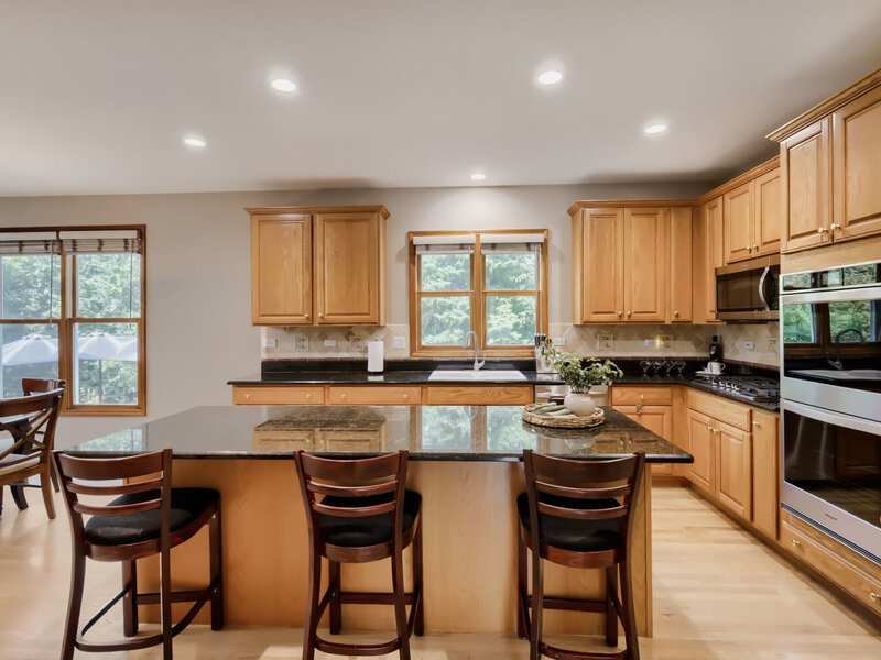 376 Amy Court Glen Ellyn IL 60137
