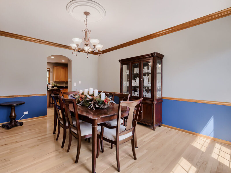 376 Amy Court Glen Ellyn IL 60137