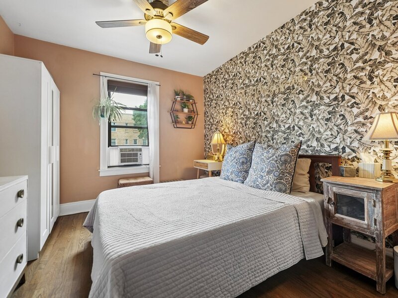4956 N Winchester Avenue Chicago IL 60640