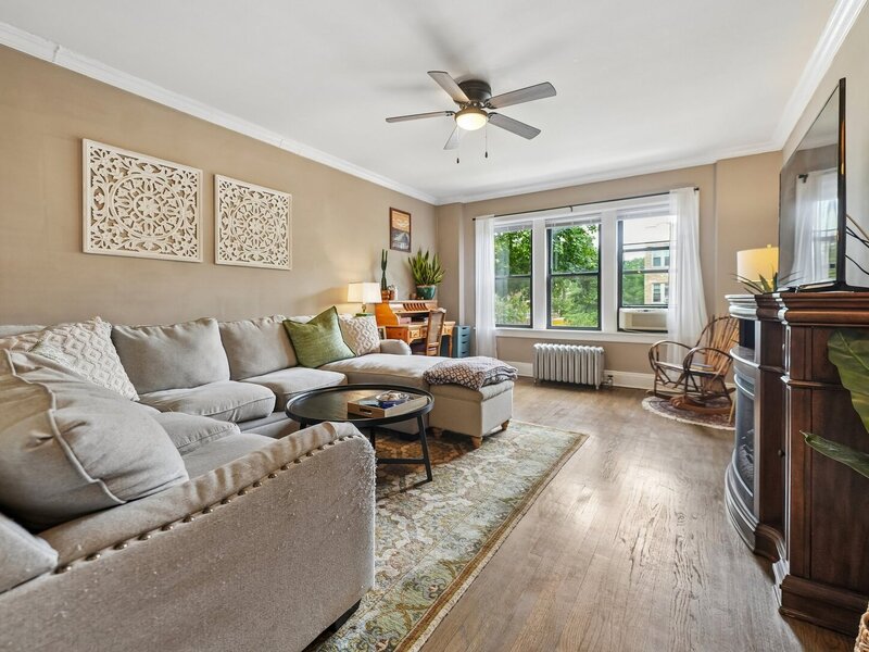 4956 N Winchester Avenue Chicago IL 60640