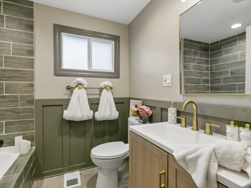 6853 S Langley Avenue Chicago IL 60637