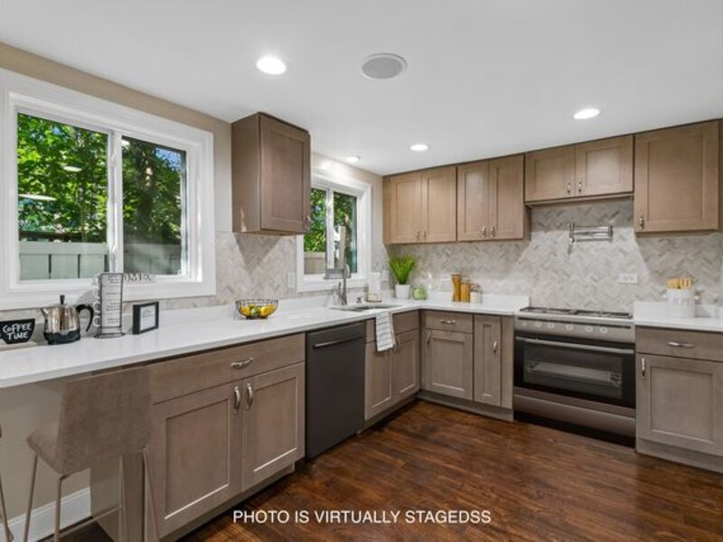 6853 S Langley Avenue Chicago IL 60637