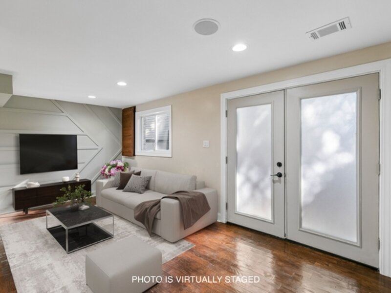 6853 S Langley Avenue Chicago IL 60637
