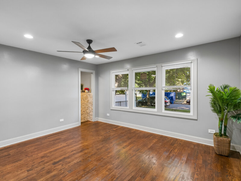 6853 S Langley Avenue Chicago IL 60637