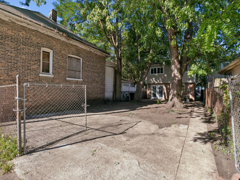 6853 S Langley Avenue Chicago IL 60637