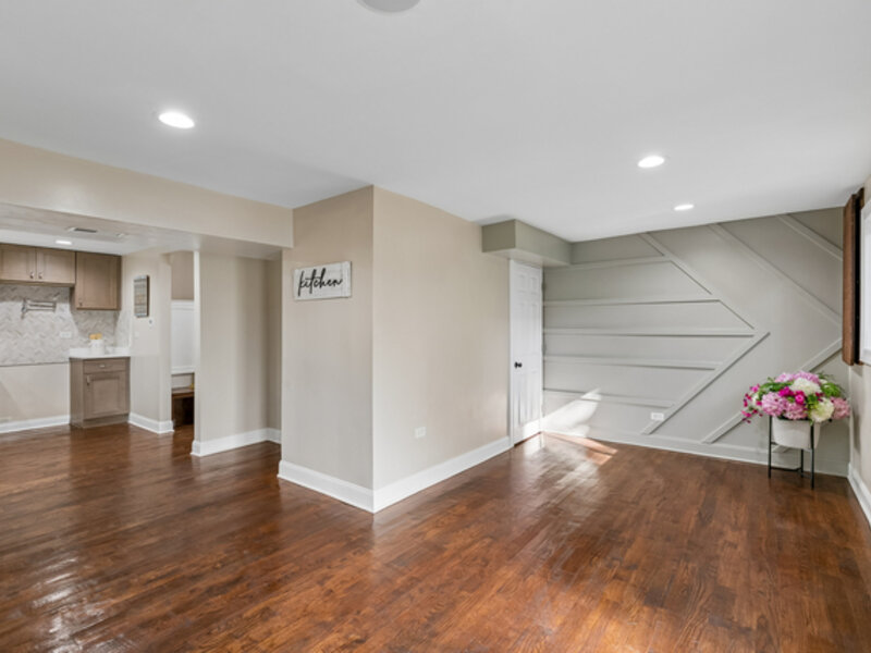 6853 S Langley Avenue Chicago IL 60637