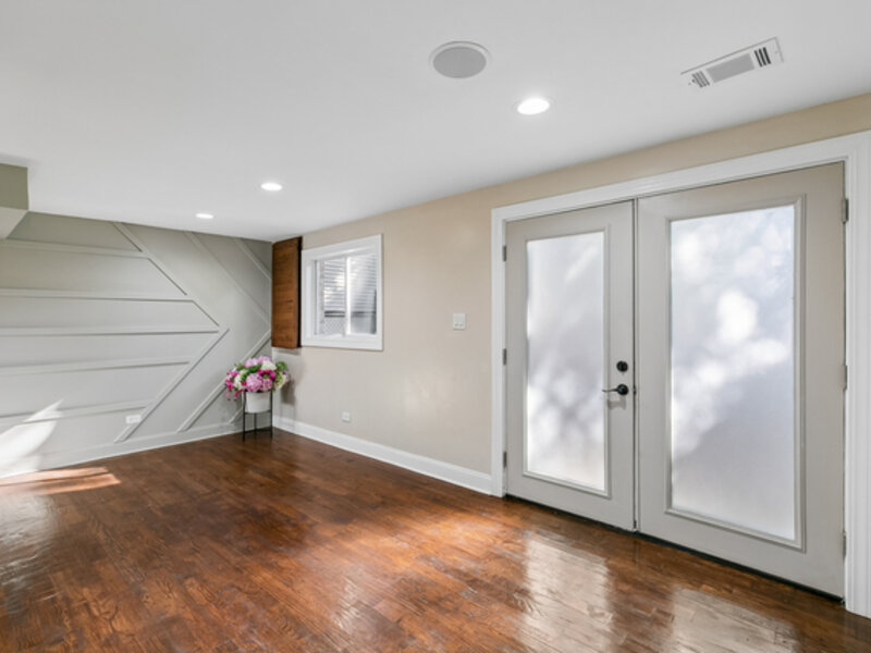 6853 S Langley Avenue Chicago IL 60637