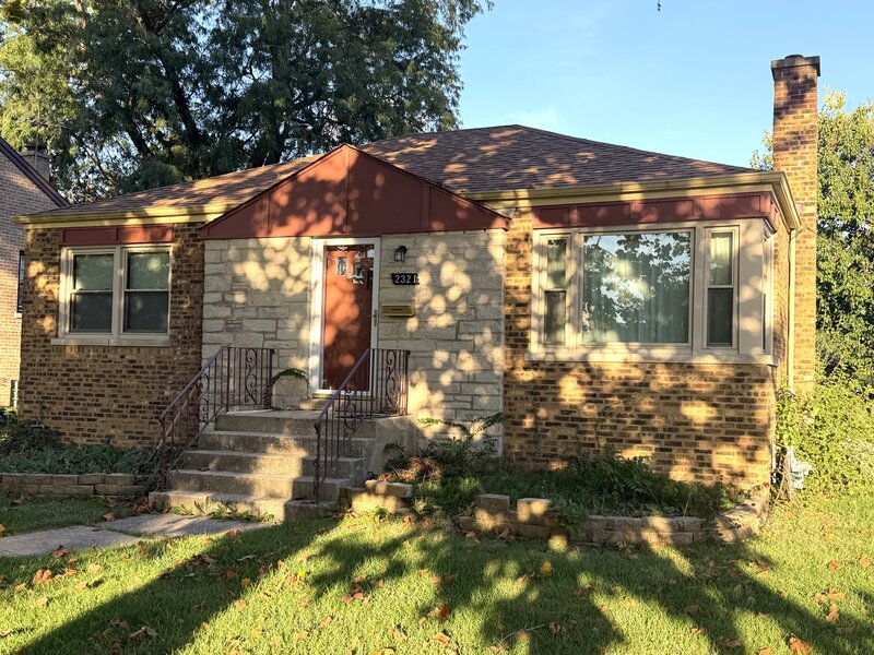 2321 S 24th Avenue Broadview IL 60155