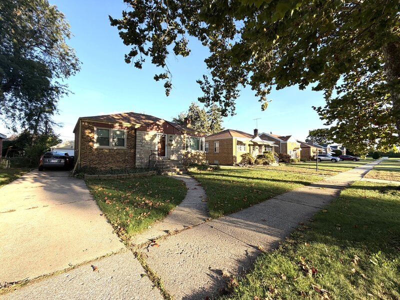 2321 S 24th Avenue Broadview IL 60155