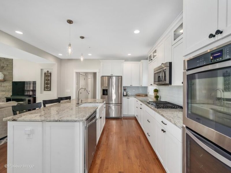 109 Grove Avenue Glen Ellyn IL 60137
