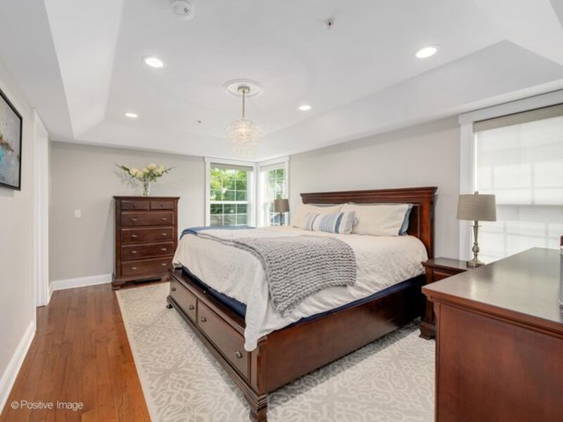 109 Grove Avenue Glen Ellyn IL 60137
