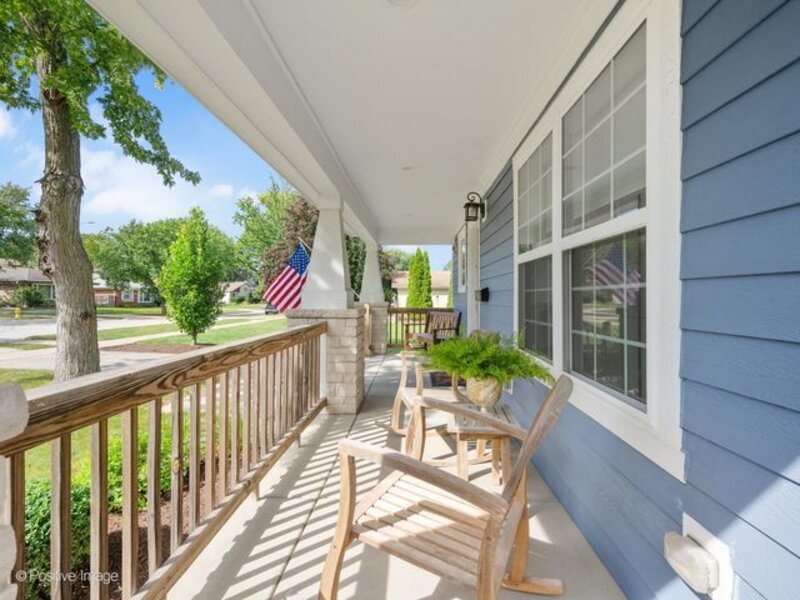 109 Grove Avenue Glen Ellyn IL 60137
