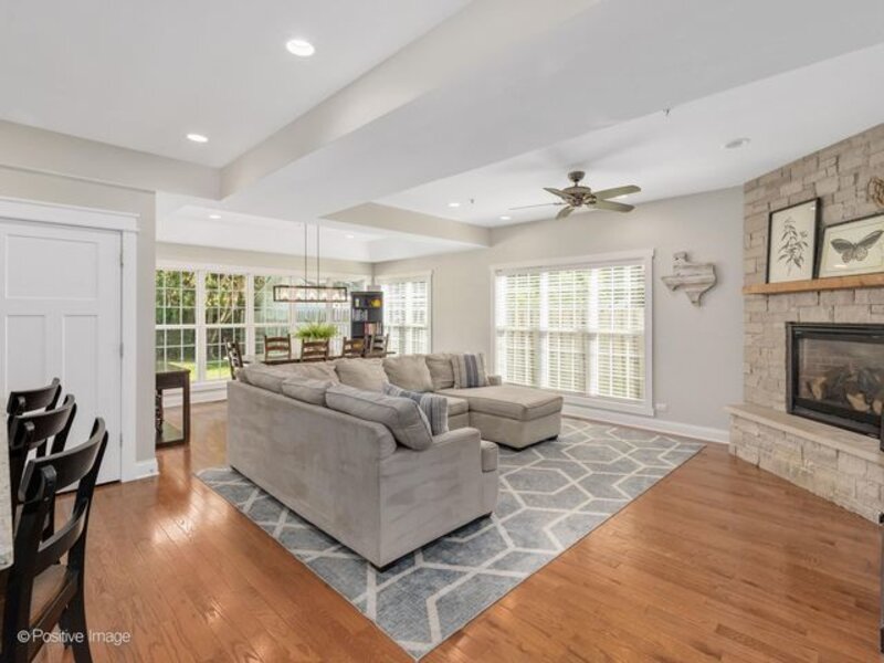 109 Grove Avenue Glen Ellyn IL 60137