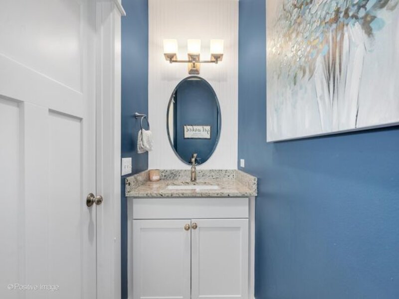 109 Grove Avenue Glen Ellyn IL 60137