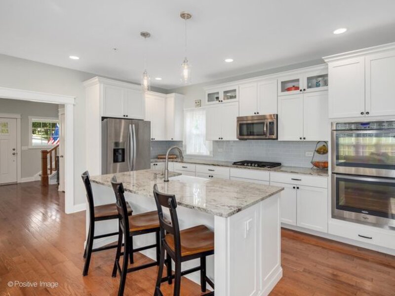 109 Grove Avenue Glen Ellyn IL 60137