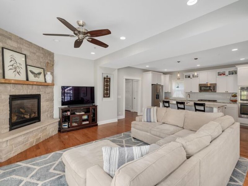 109 Grove Avenue Glen Ellyn IL 60137