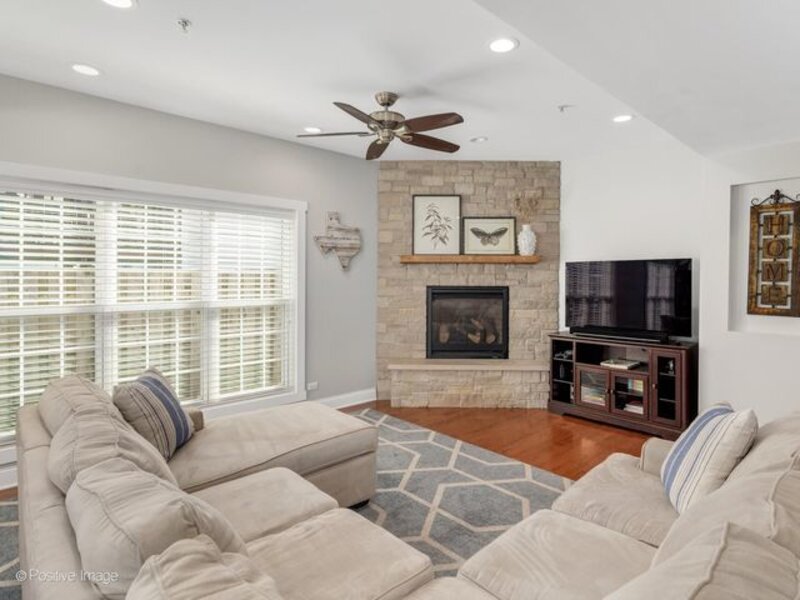 109 Grove Avenue Glen Ellyn IL 60137
