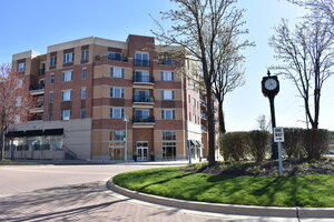 Photo of 300 Village Circle Willow Springs IL 60480 Unit 404