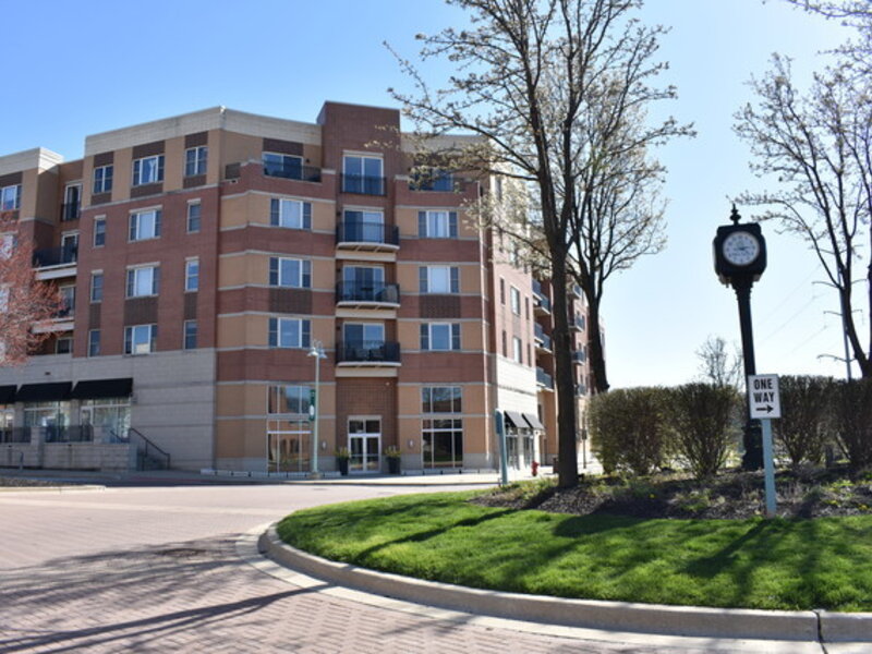 300 Village Circle Willow Springs IL 60480
