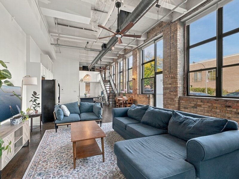 1111 W Cornelia Avenue Chicago IL 60657