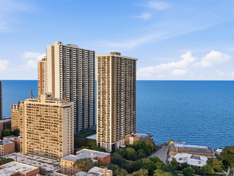 6007 N Sheridan Road Chicago IL 60660
