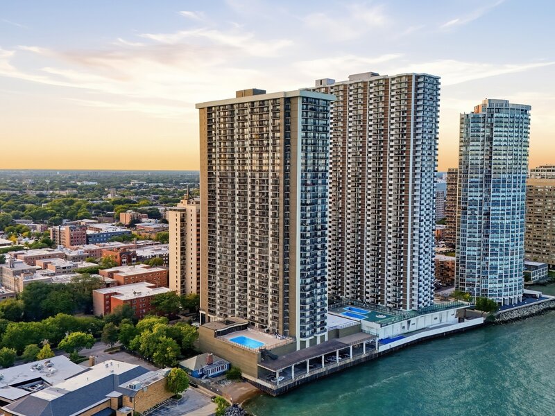 6007 N Sheridan Road Chicago IL 60660