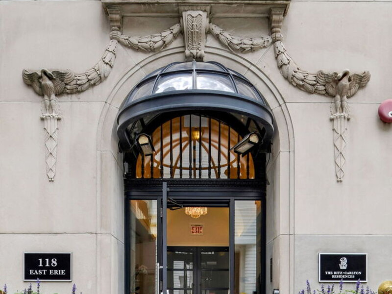 118 E Erie Street Chicago IL 60611
