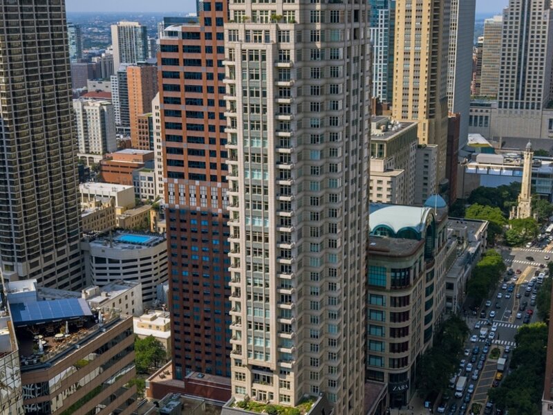 118 E Erie Street Chicago IL 60611