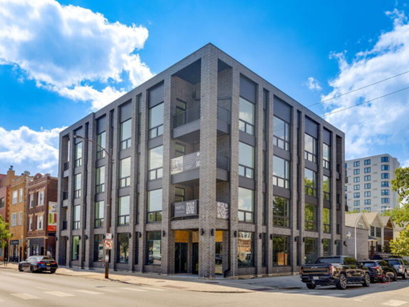 2072 N Western Avenue Chicago IL 60647