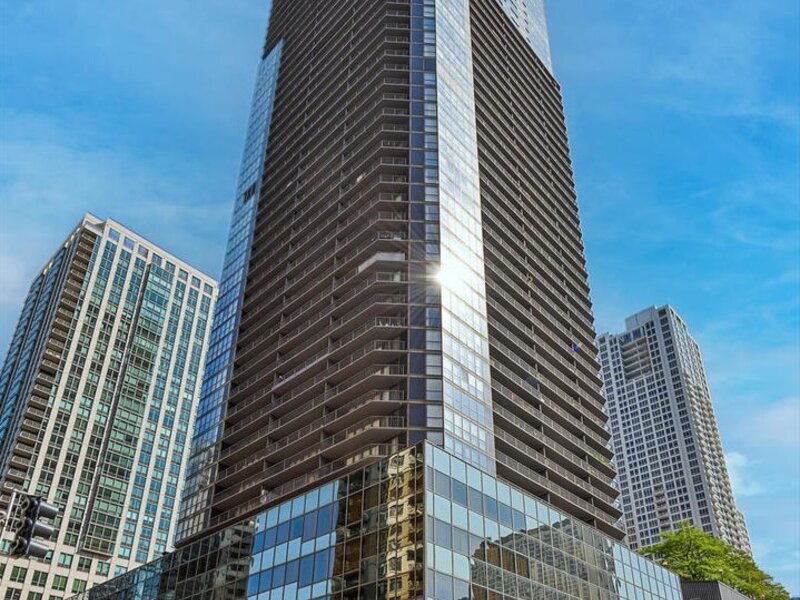10 E Ontario Street Chicago IL 60611